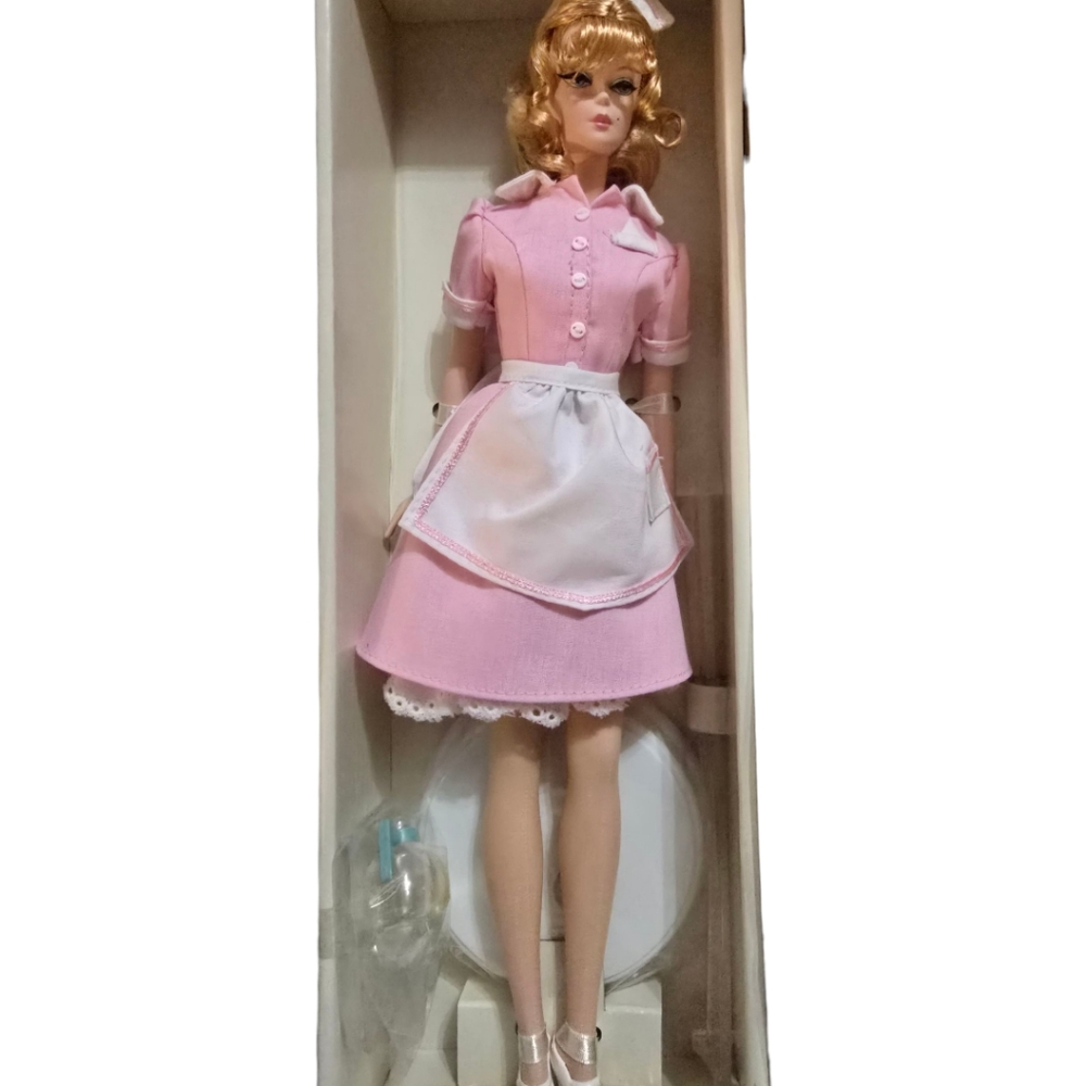 Barbie Fashion Model Collection Waitress Doll - Pink and Gold - Picture 5 of 6